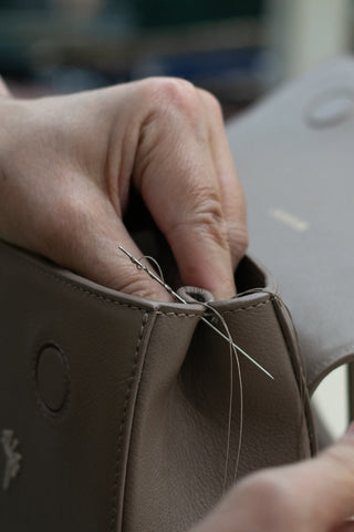 Repair a handbag should be the easier choice